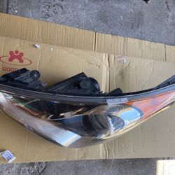 12-15 Hyundai Veloster Left Driver Side Headlight 92101-2V030