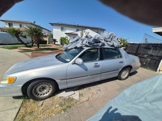 2000 Lincoln Town Car