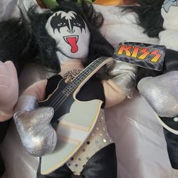 2002 KISS PLUSH SET