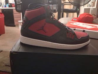 Buy air jordan's new ,get 2 pairs of nikes for free