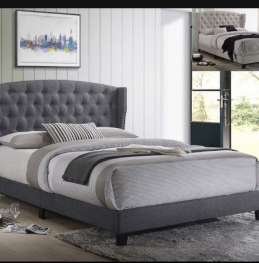 QUEEN SIZE PLATFORM TUFTED BED *** Color GREY***