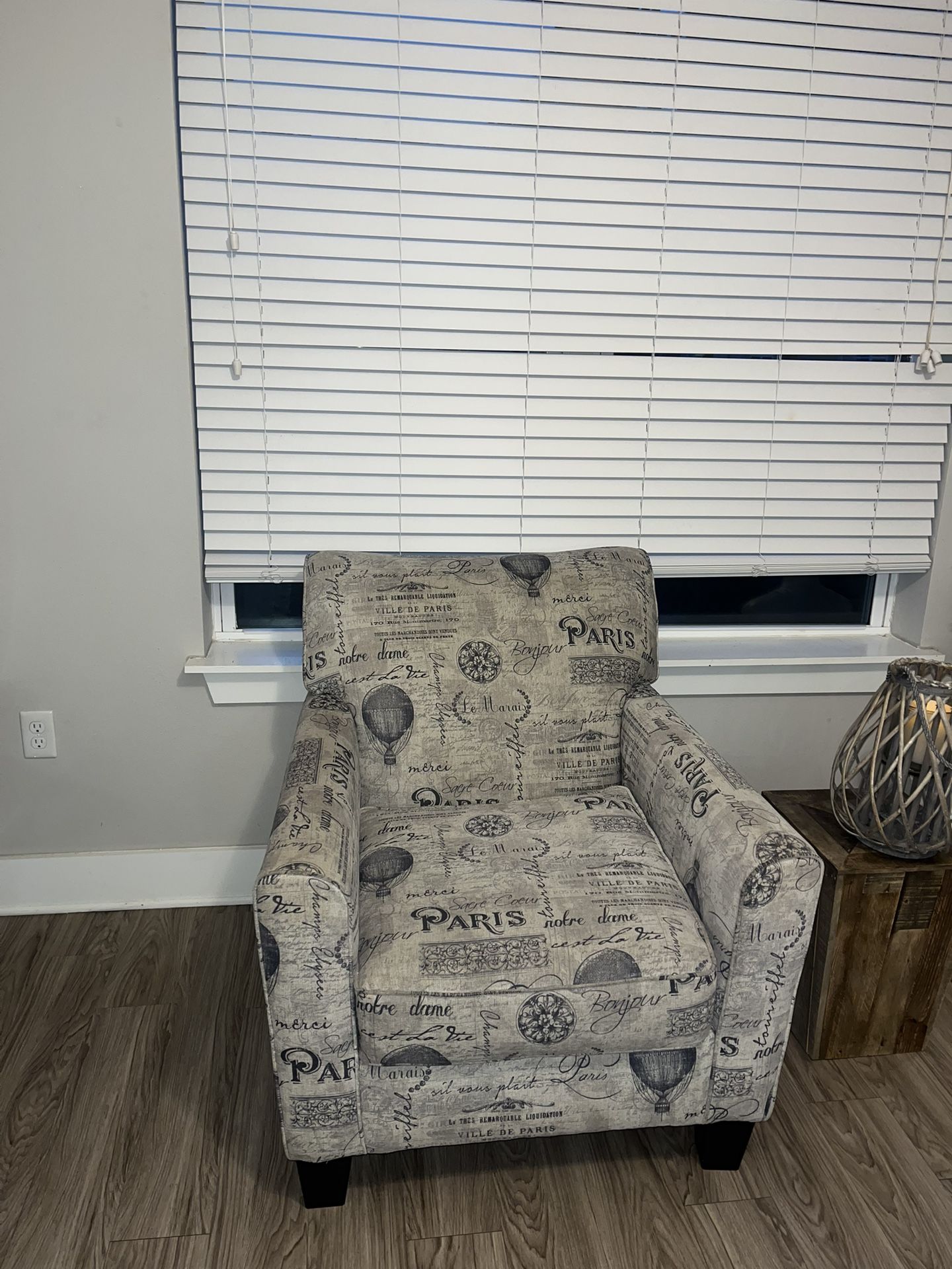 Single Chair