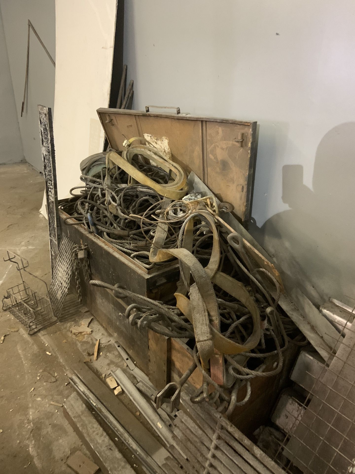 Chokers , Turnbuckles and Guidewires