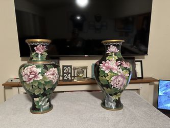 Black Chinese Vases 