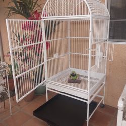 SUPER HEAVY DUTY PARROT CAGE LIKE NEW 