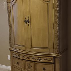 Ashley  furniture  armoire