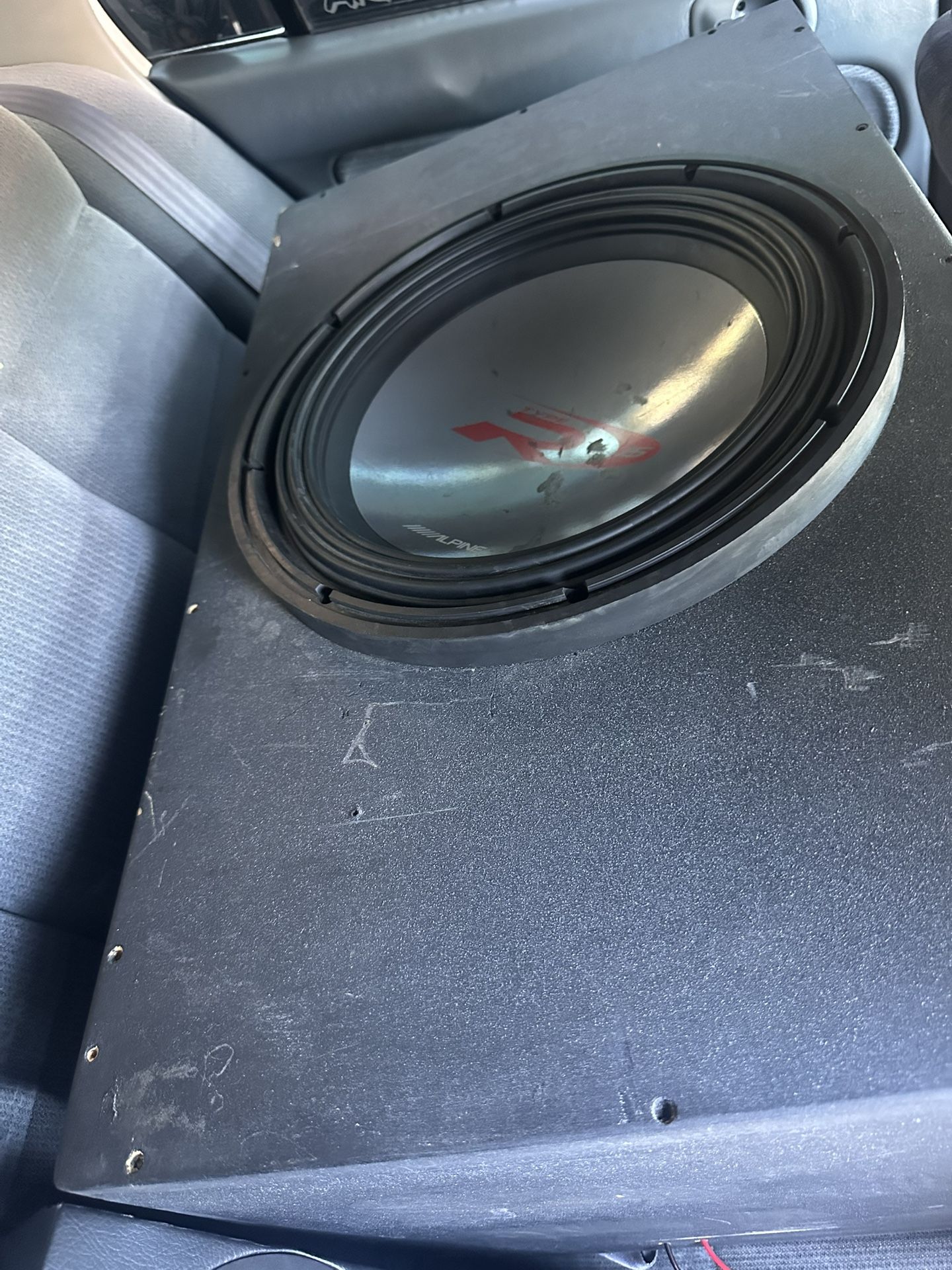 15” Alpine Type R Hits Hard!