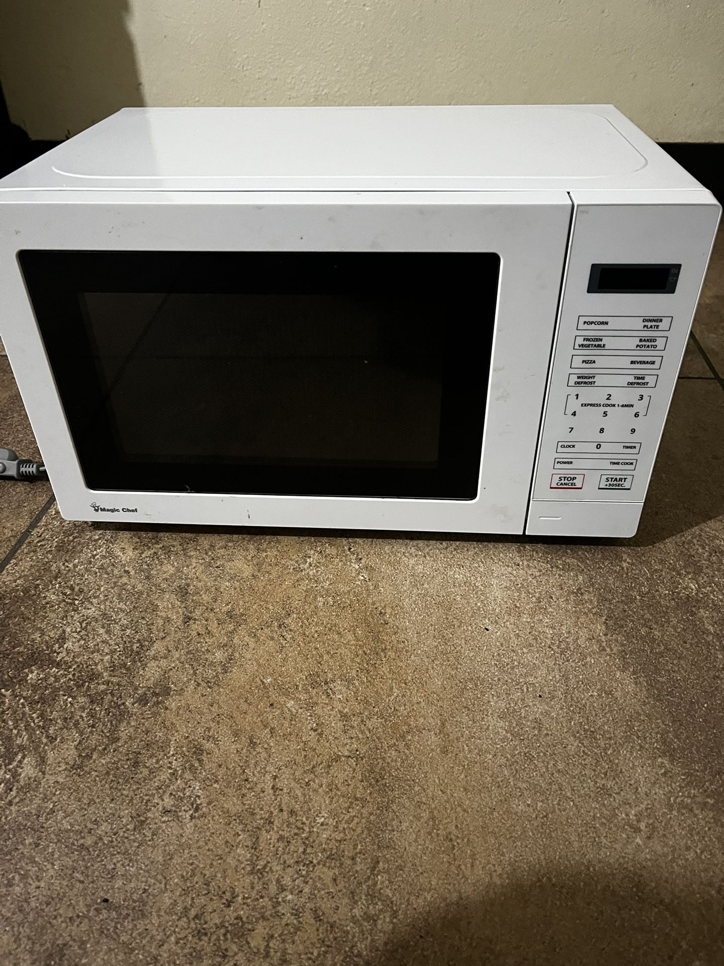 Magic Chef White Microwave