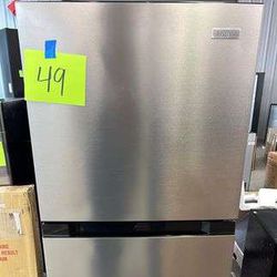 Brand New Vissani Refrigerator