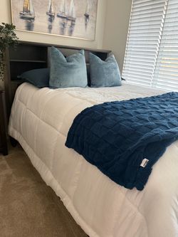 Queen Bedroom Set w/ Dresser