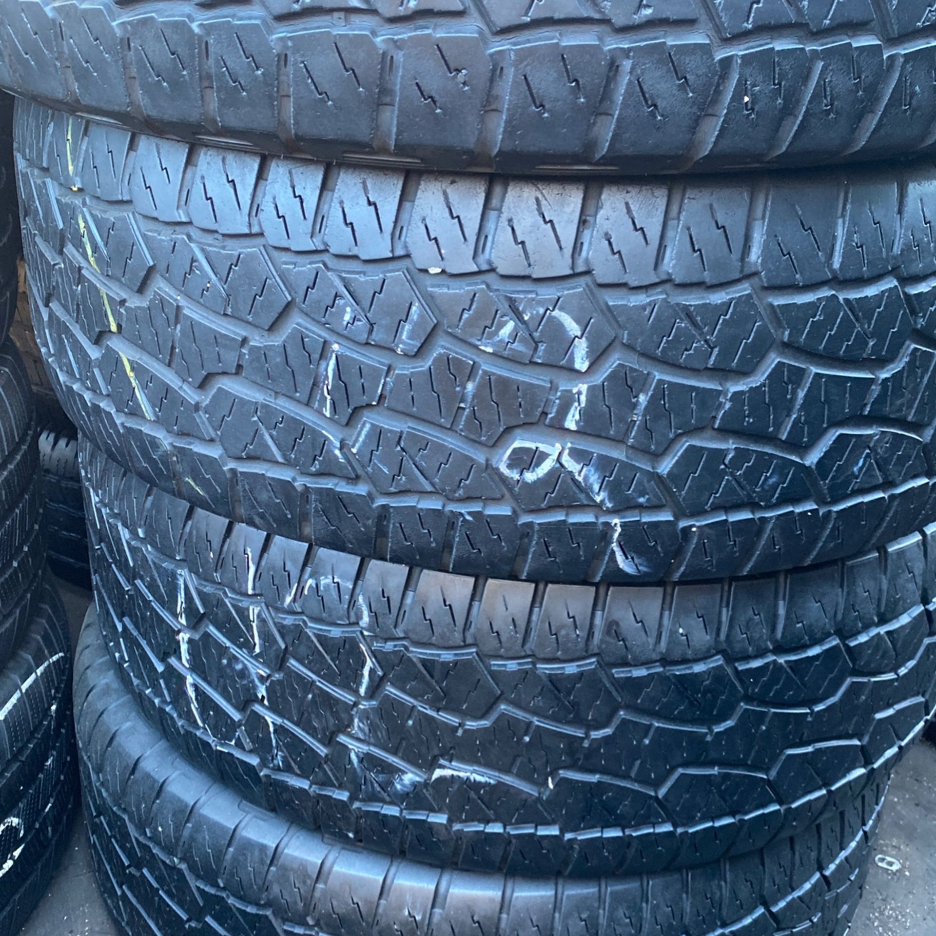275/55R20 Marca Hankook En Perfectas Condiciónes De Vida