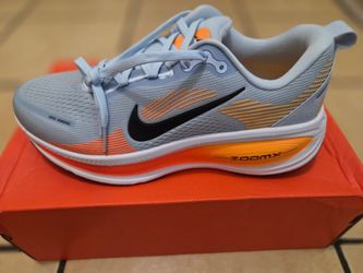 NIKE VOMERO 18