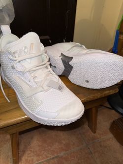 🔥 Brand New Nike Giannis Basketball Shoes – Men’s Size 10.5 🔥