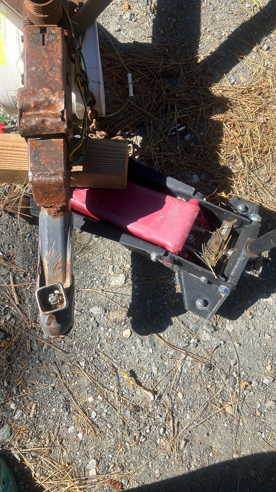 4 ton car Jack good shape. All parts are here. Make me an offer.