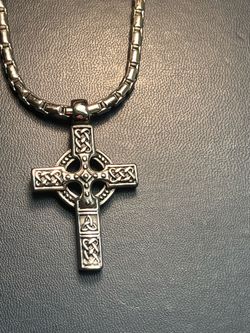 Silver chain w cross