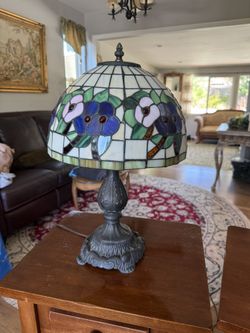 Like New Tiffany Style Lamp