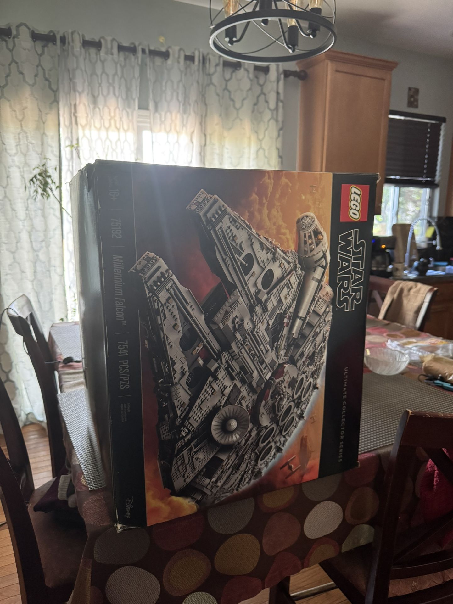 Lego UCS Millenium Falcon