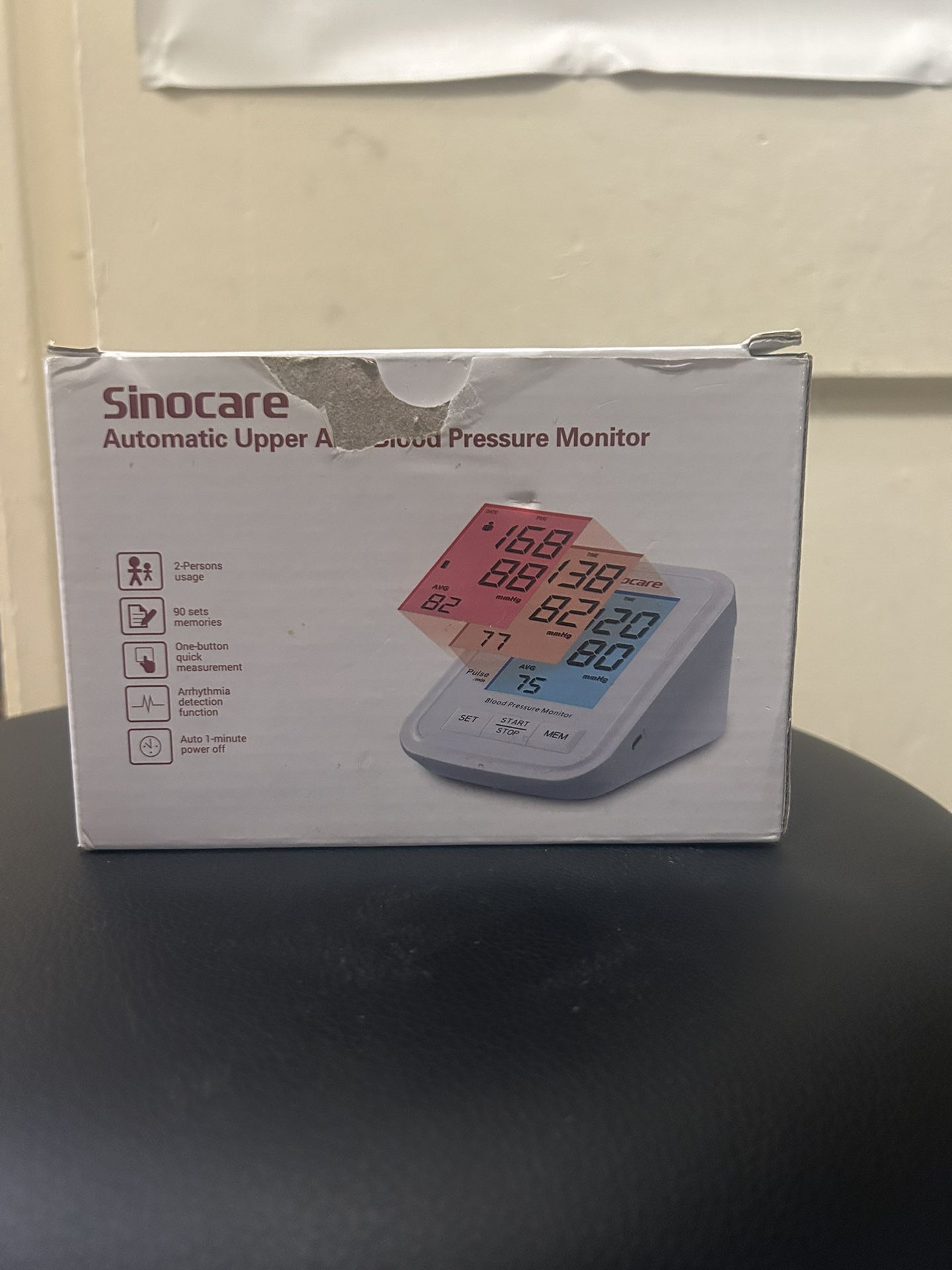 SINOCARE AUTOMATIC UPPER ARM BLOOD PRESSURE MONITOR MODEL BA-823 LCD DISPLAY