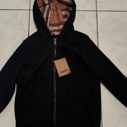 Burberry hoodie medium