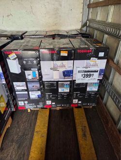 Toshiba 8000 BTU AC 350 sq ft portable Air conditioner