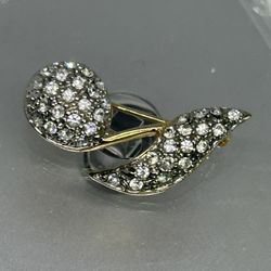 BROOCH 