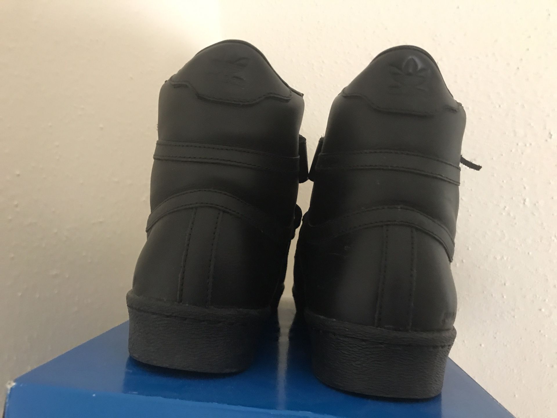 ADIDASxJUUN.j COLLAB..(Designer)