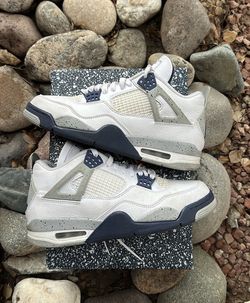 Jordan 4 Midnight Navy Size 9