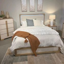 Wood Bedroom Set 3 Pcs New Led Light Bed Chets Nightstand 