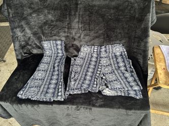 2 Women’s Medium Legging