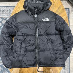 North Face Puffer Jacked Size Large (runs small)