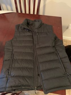Brand new men large north face vest