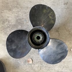 Bayliner Boat Mercury propeller