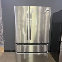 FRIGIDAIRE STAINLESS STEEL FRIDGE 