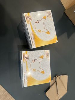 30th Celebration Pokemon Center ETB