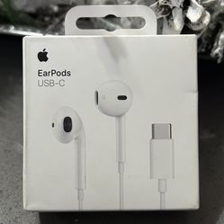 Apple EarPods Wired USB C NEW SEALED