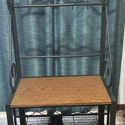 Green Metal Baker’s Wine Rack