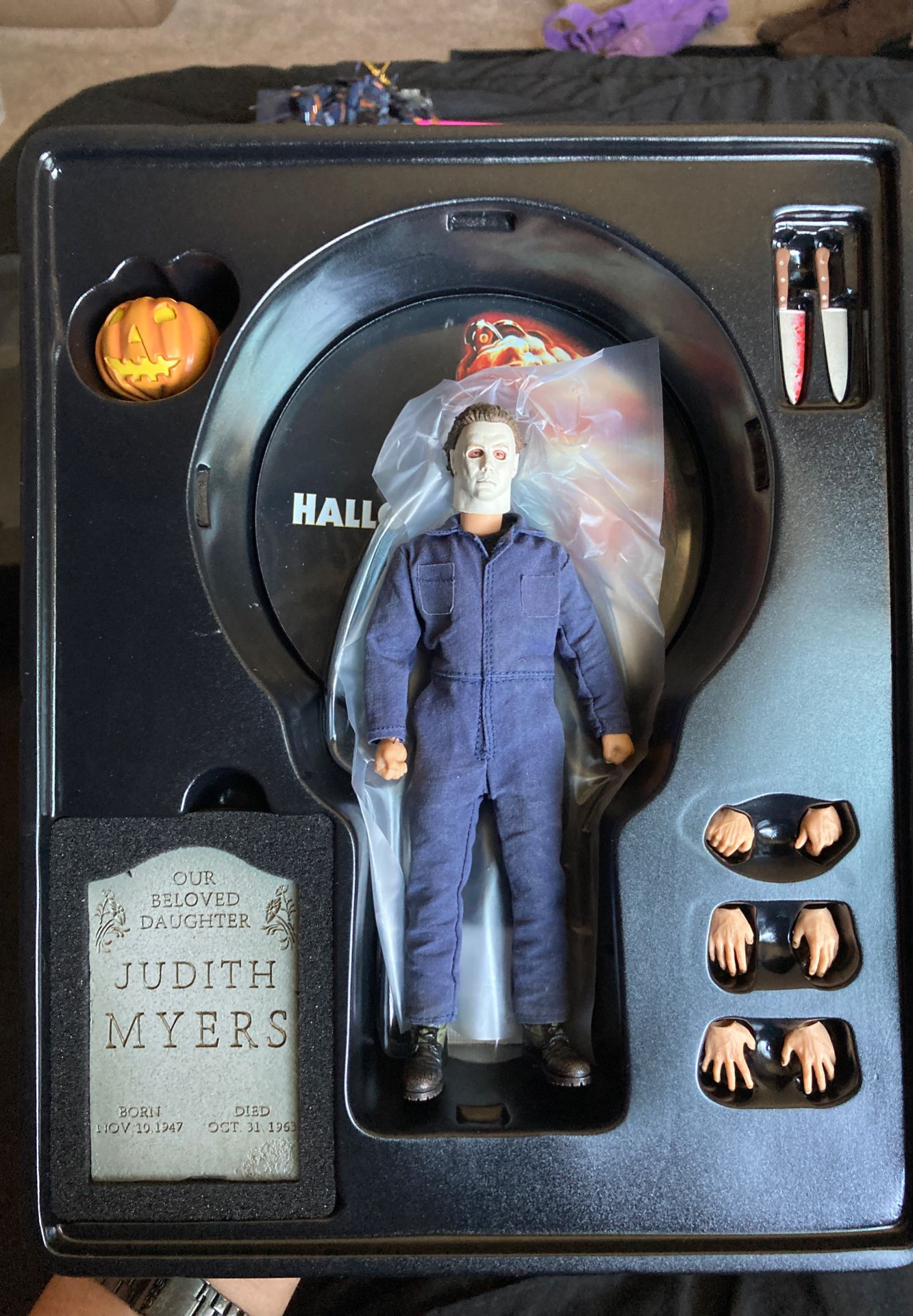 Mezco One:12 Halloween Michael Myers