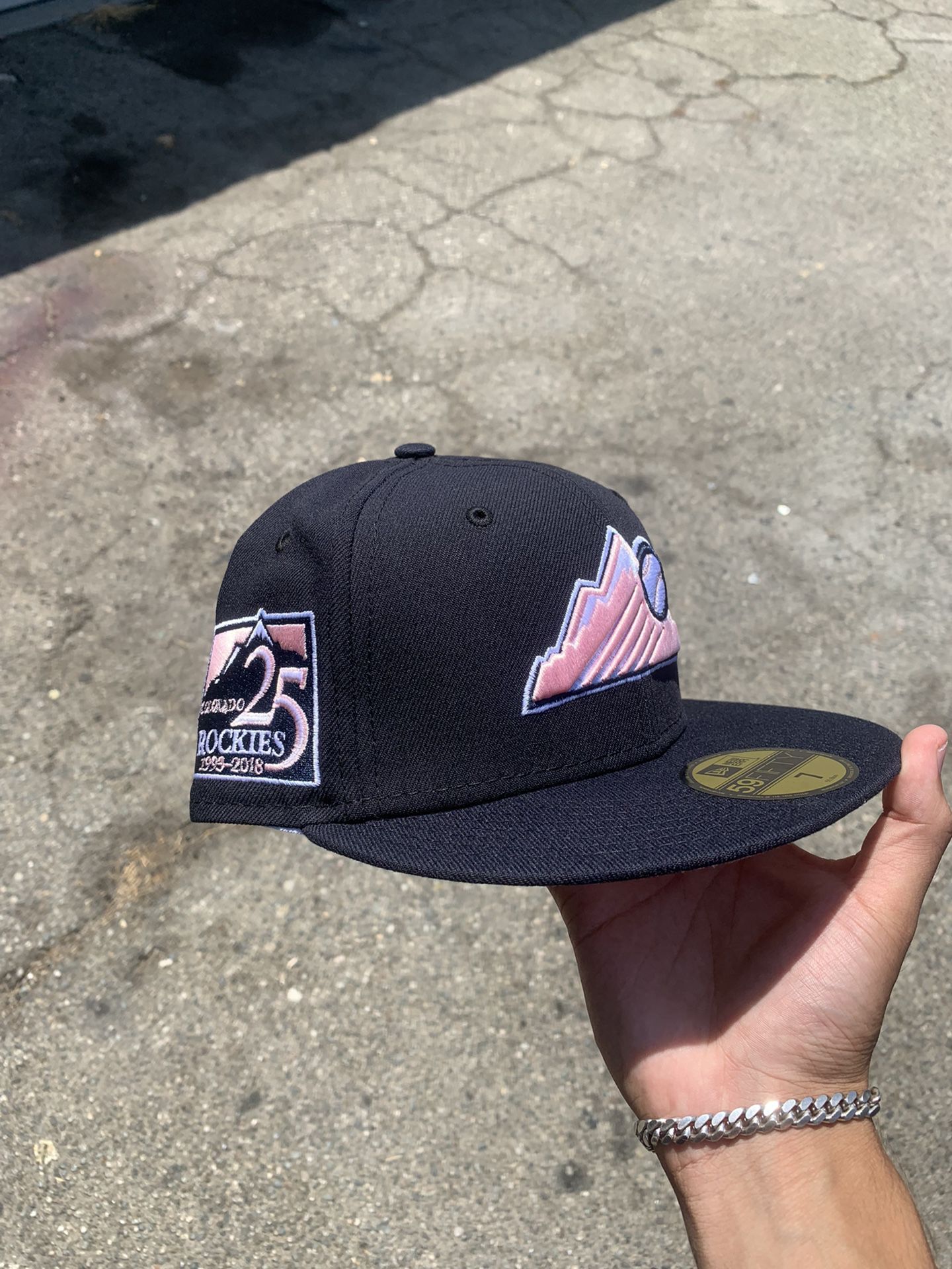 Colorado Rockies New Era Fitted Hat Size 7 for Sale in Bell Gardens, CA -  OfferUp