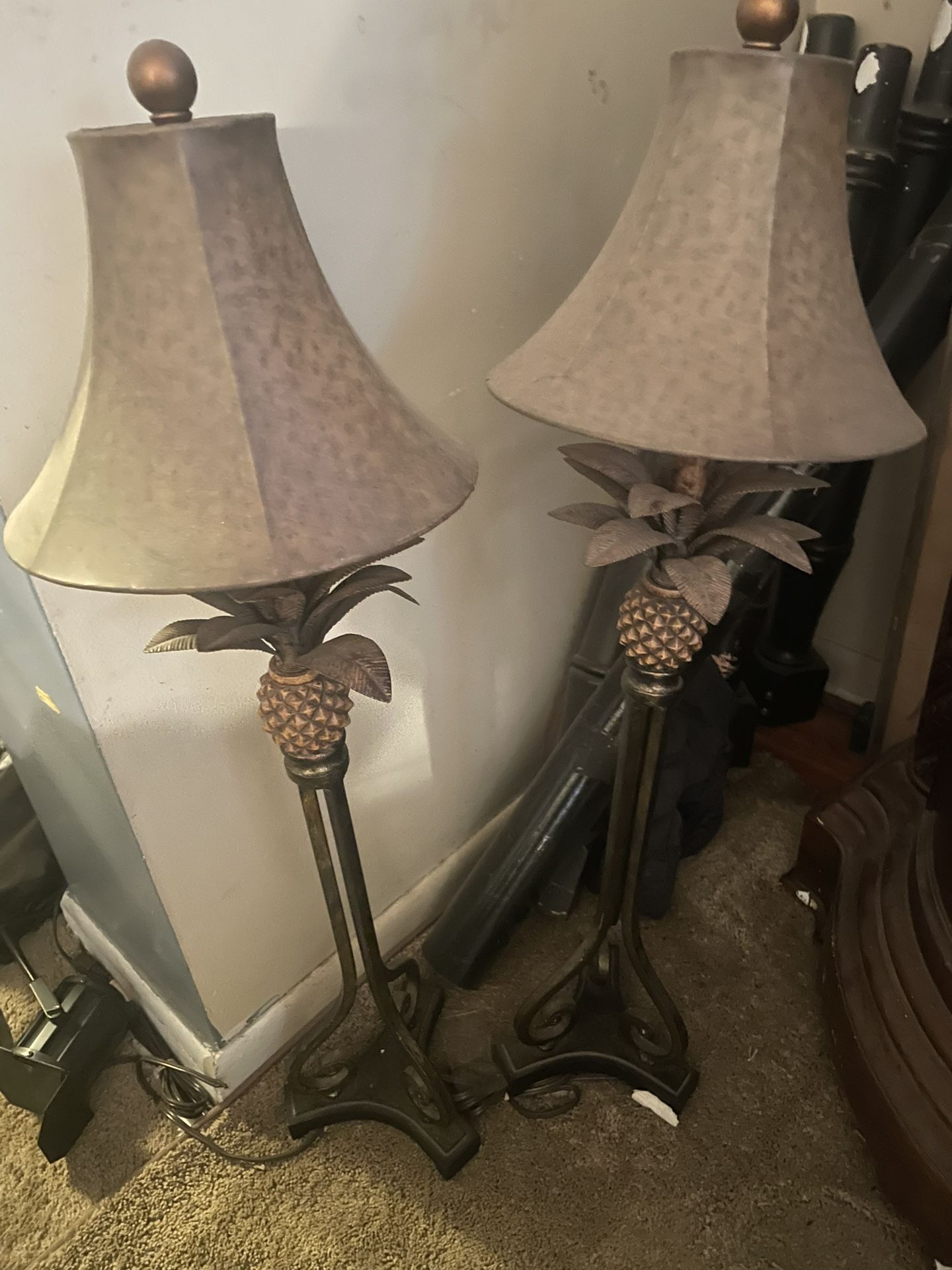pair 36” pineapple lamps like new