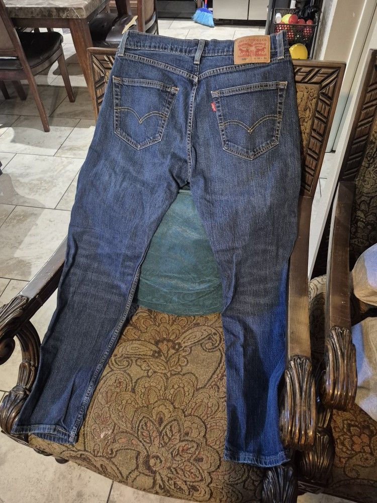 Levis