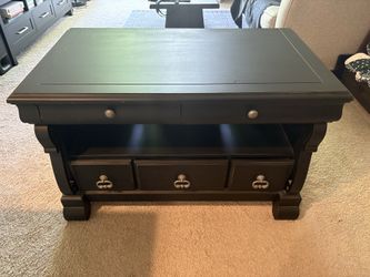 Dresser / Entertainment Center