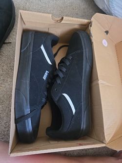 Brand new in box vans Seldan men's 9