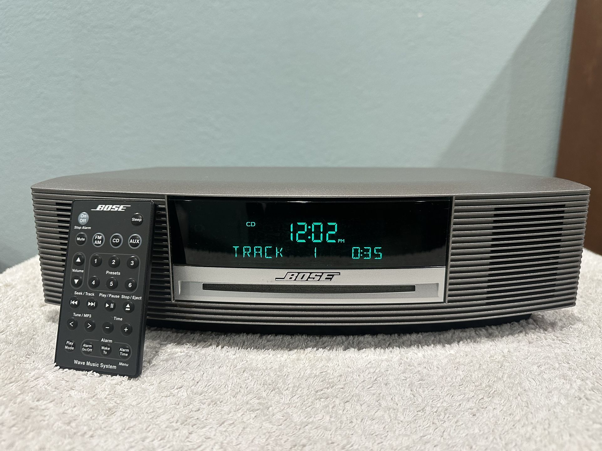 BOSE WAVE MUSIC SYSTEM RADIO/ALARM/CD PLAYER WITH REMOTE