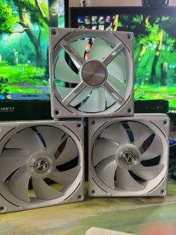 6 LIAN LI UNI FAN P28 (WHITE) + 3 Hubs