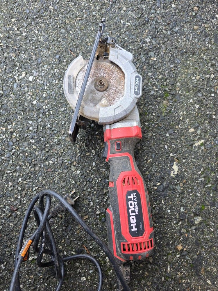 HYPER Tough AQ10024G Mini Circular Saw - 5.8 Amp