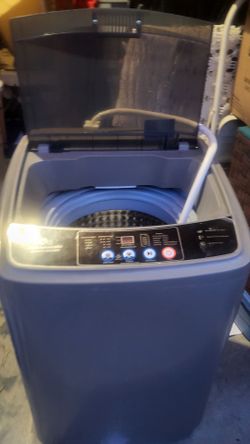 Apartment size sink attachable washer used 4 months.  Serious buyers only..as is sell, please see pictures for details