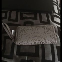 Wristlet wallet!