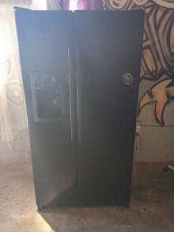 Black Side By Side Refrigerator 