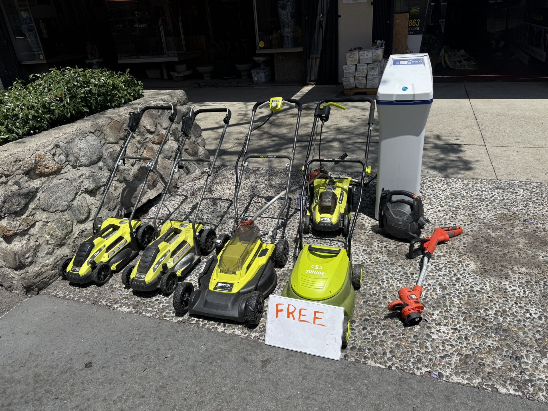 Curbside Alert! Free Lawn And Home Tools