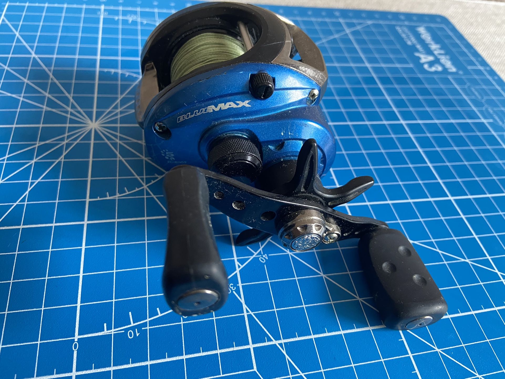 Abu Blue Max Fishing Reel